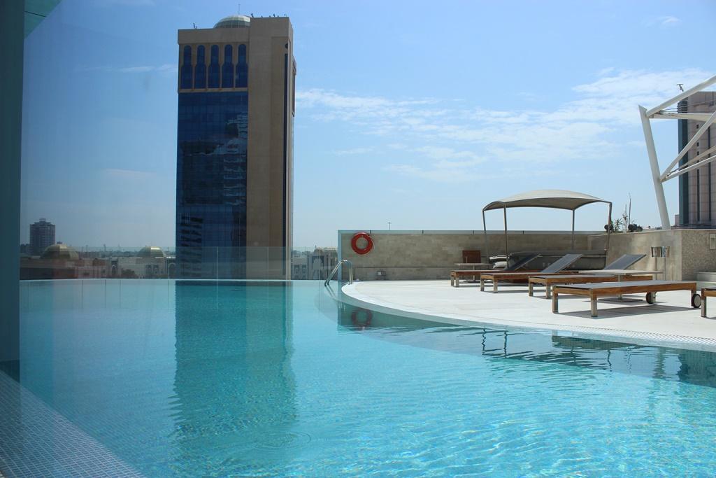 Ramee Grand Hotel And Spa Manama Dış mekan fotoğraf The pool at the hotel