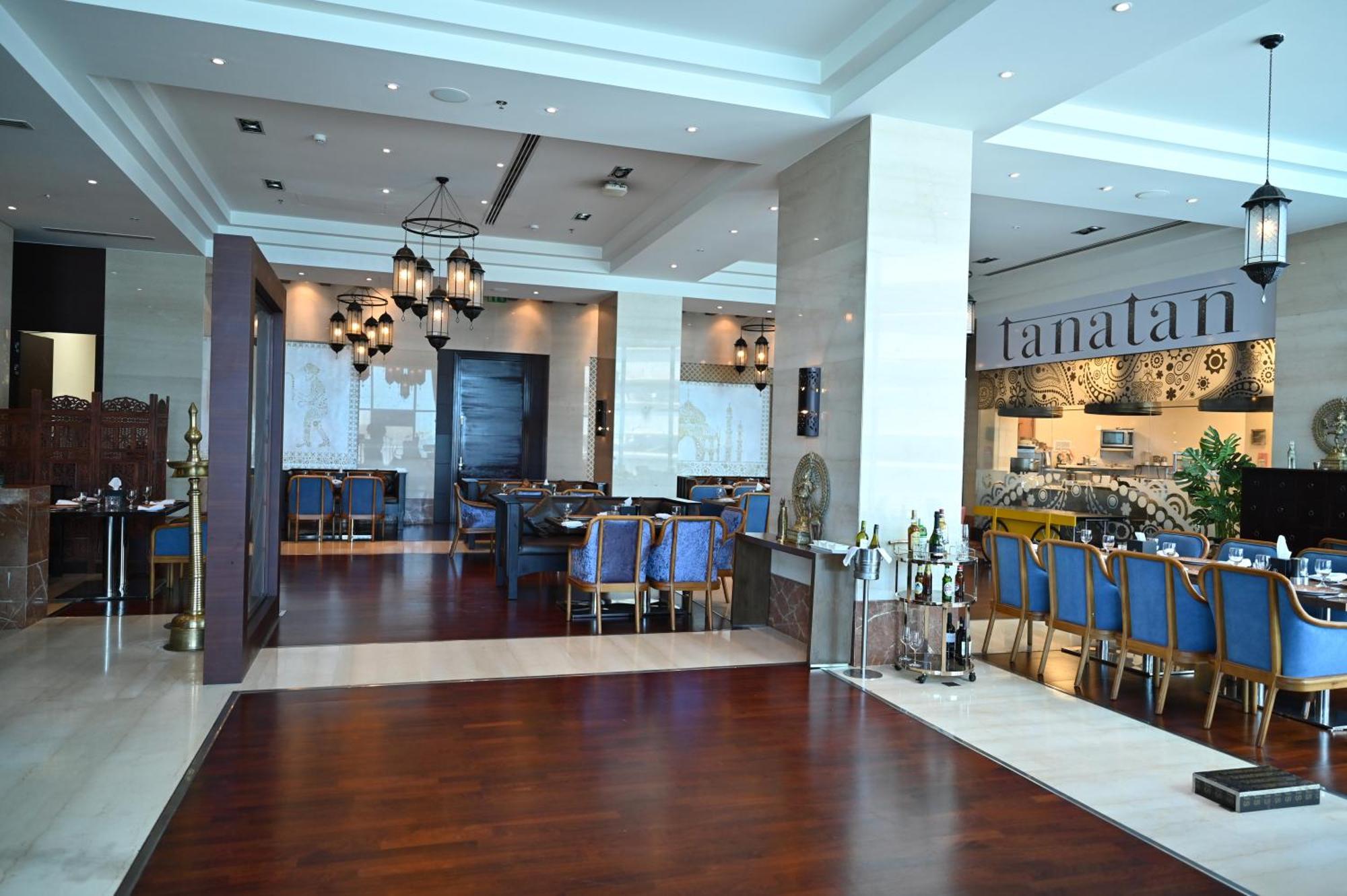 Ramee Grand Hotel And Spa Manama Dış mekan fotoğraf Restaurant