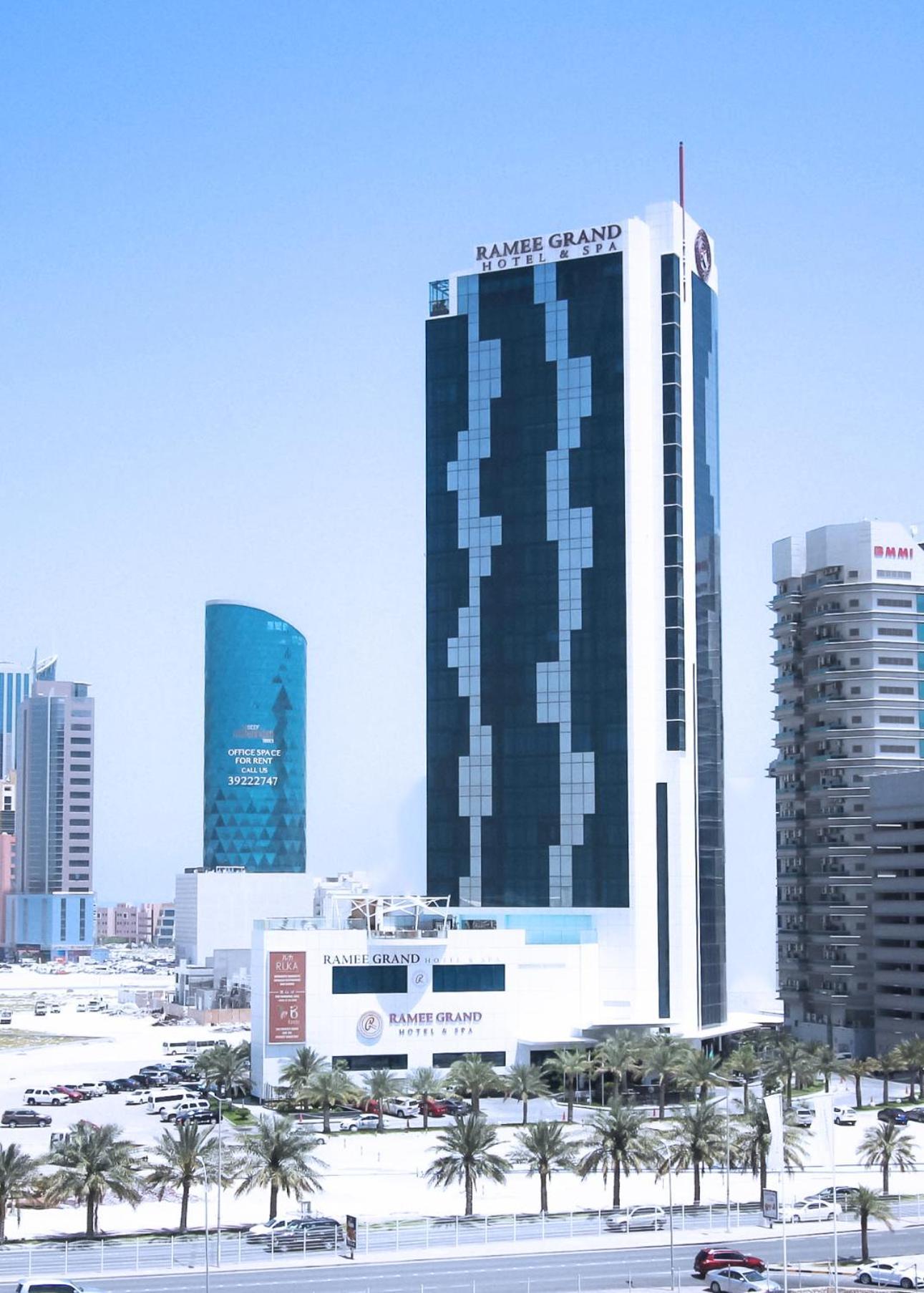 Ramee Grand Hotel And Spa Manama Dış mekan fotoğraf The hotel in 2011