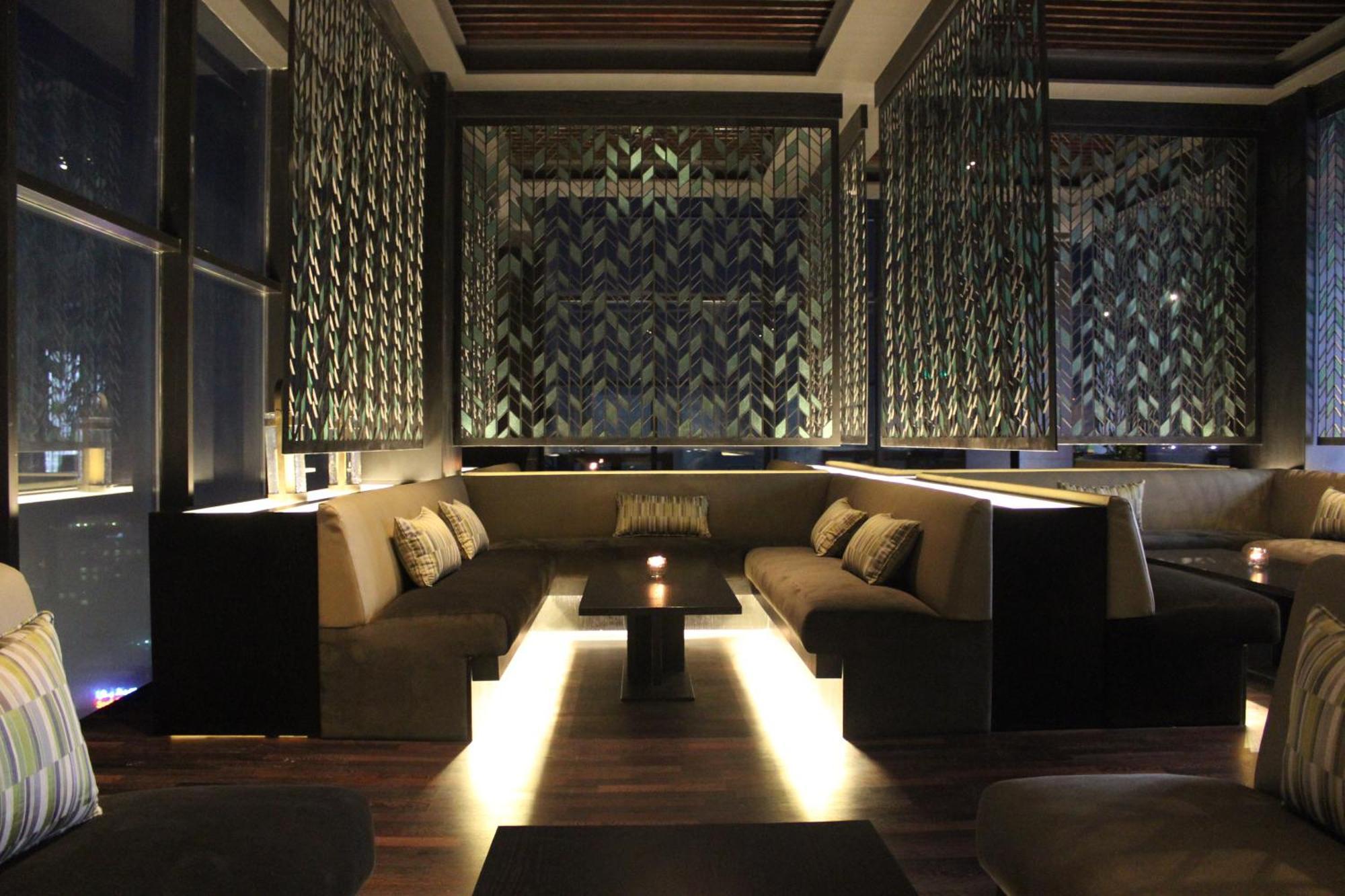 Ramee Grand Hotel And Spa Manama Dış mekan fotoğraf The interior of the bar