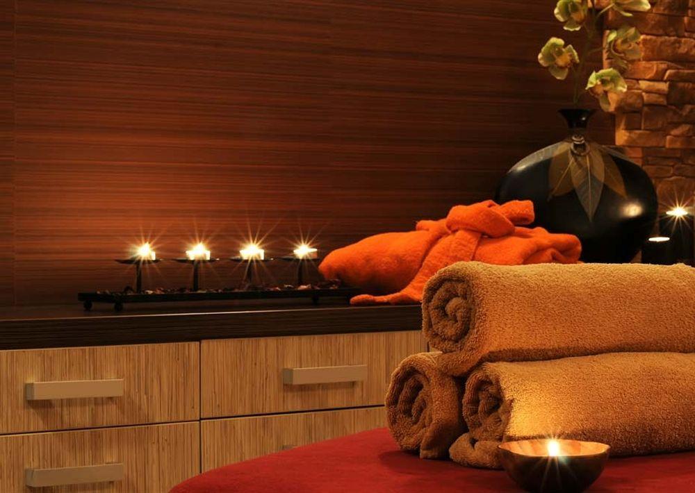 Ramee Grand Hotel And Spa Manama Dış mekan fotoğraf A spa