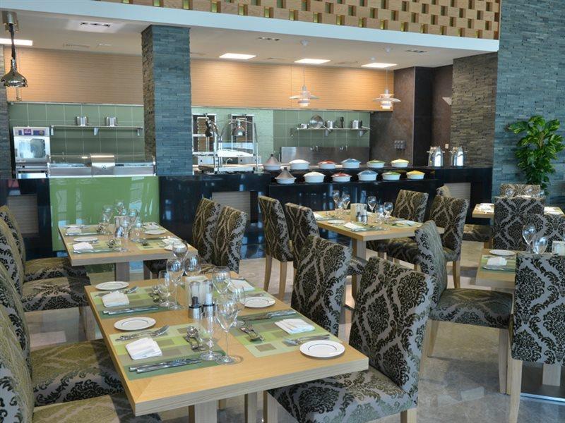 Ramee Grand Hotel And Spa Manama Dış mekan fotoğraf The restaurant
