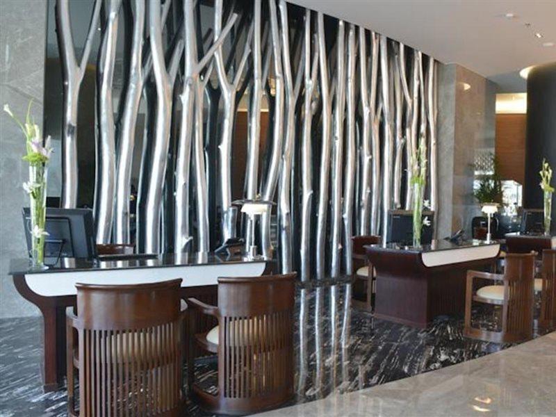 Ramee Grand Hotel And Spa Manama Dış mekan fotoğraf The lobby of the hotel